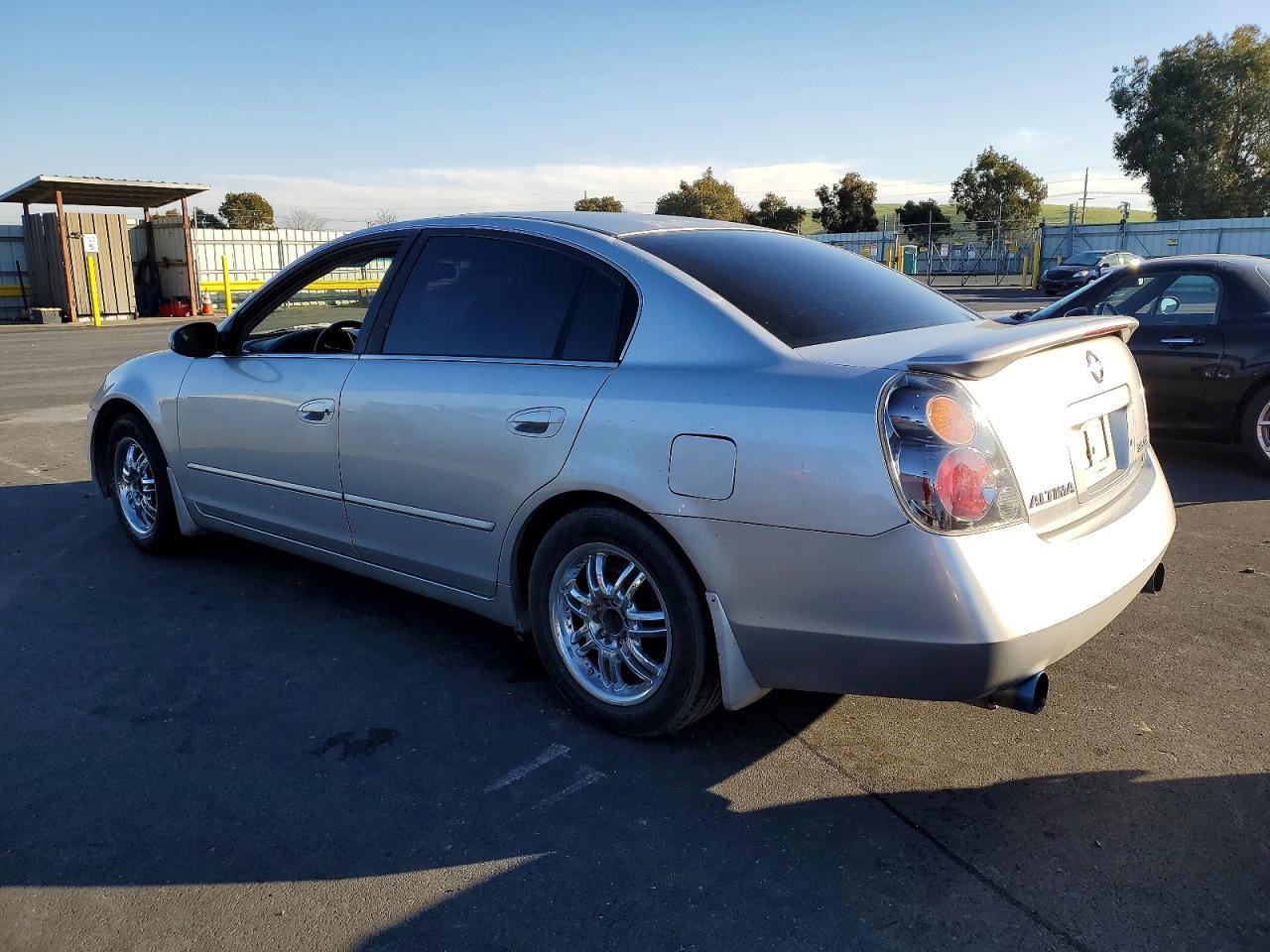 2002 NISSAN ALTIMA