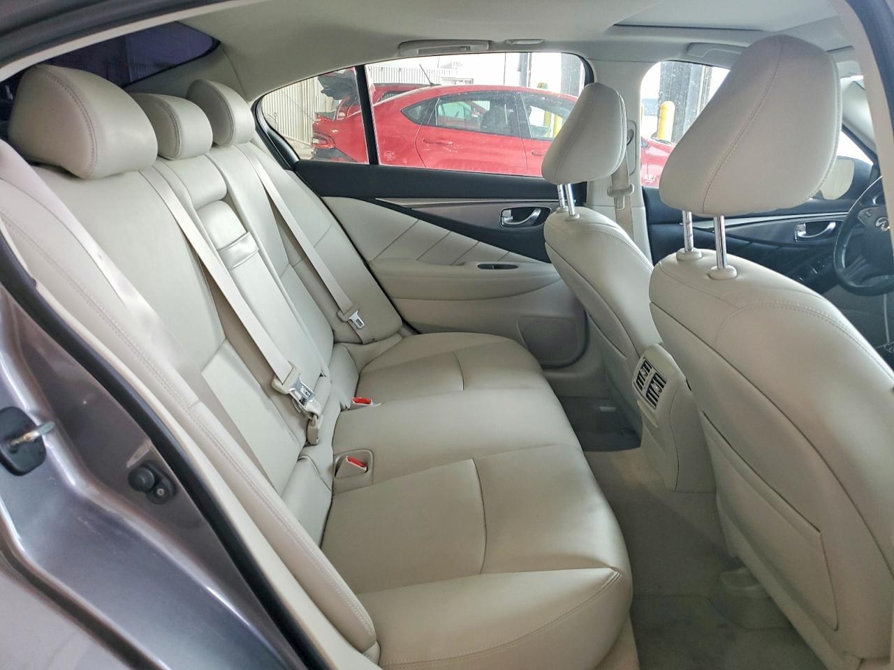 2016 INFINITI Q50