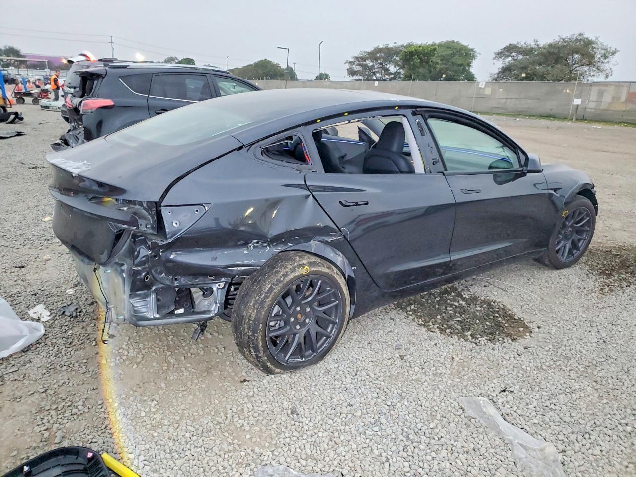 2025 TESLA MODEL 3