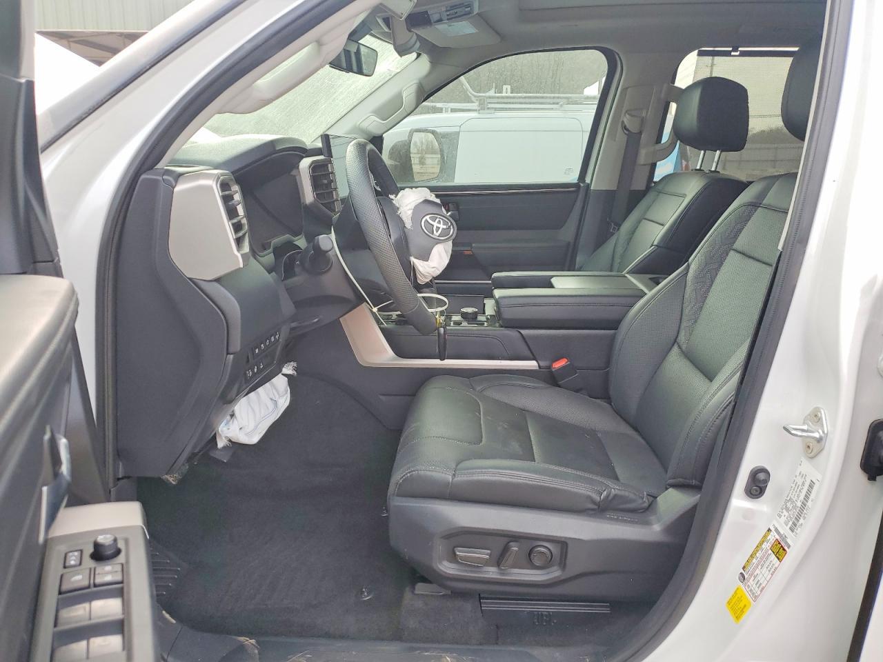 2024 TOYOTA Sequoia