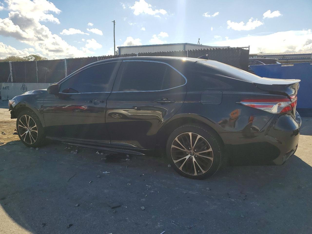 2019 TOYOTA CAMRY