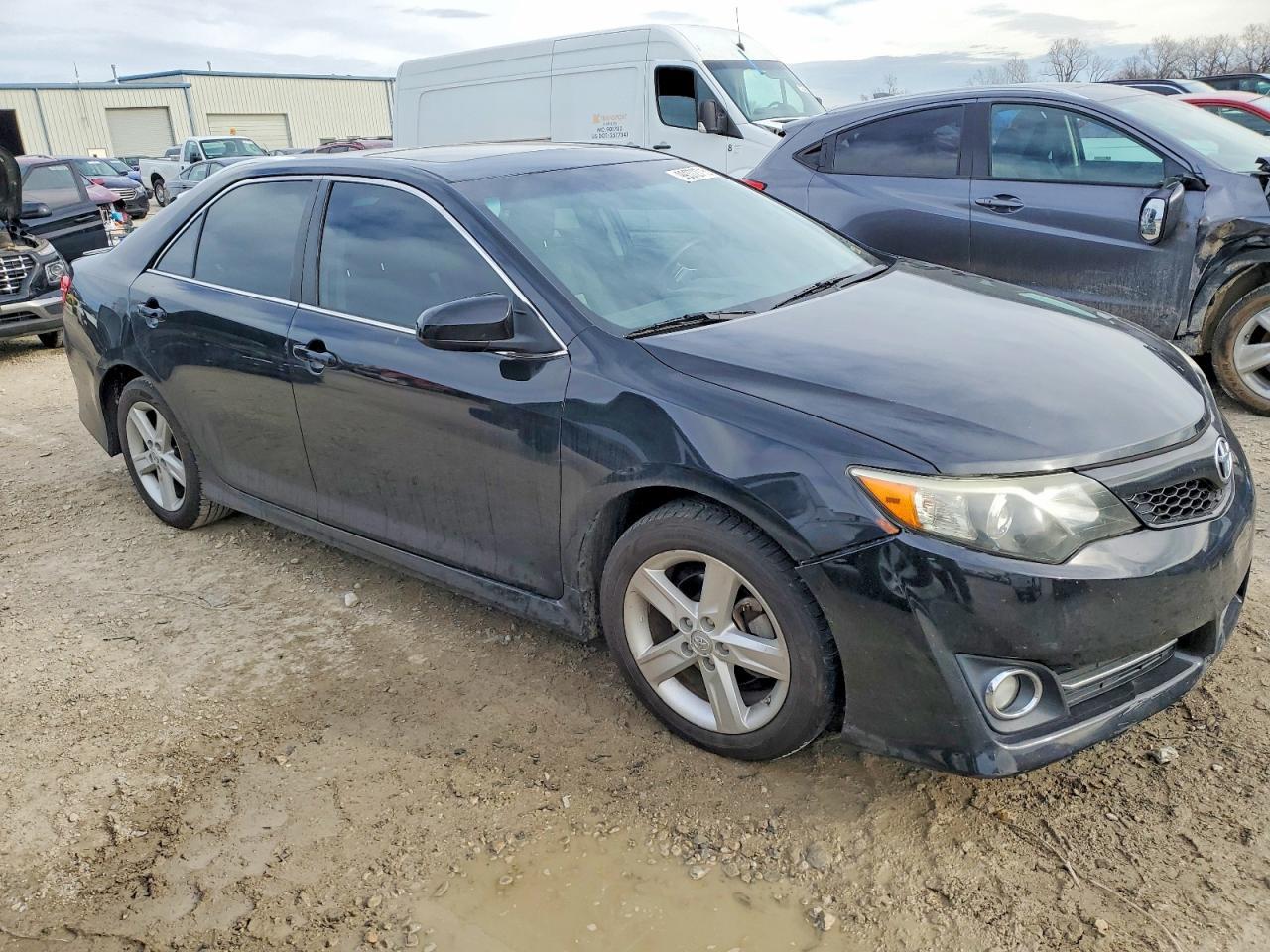 2013 TOYOTA CAMRY