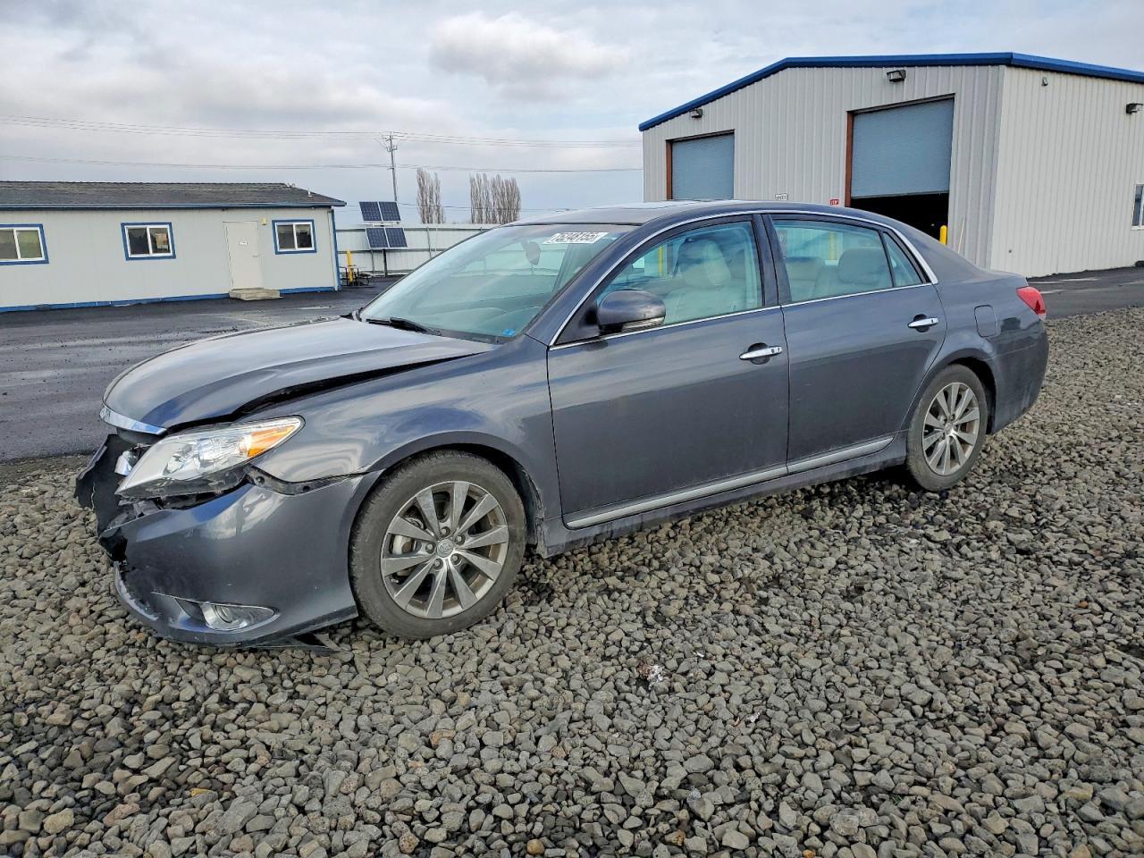2011 TOYOTA Avalon