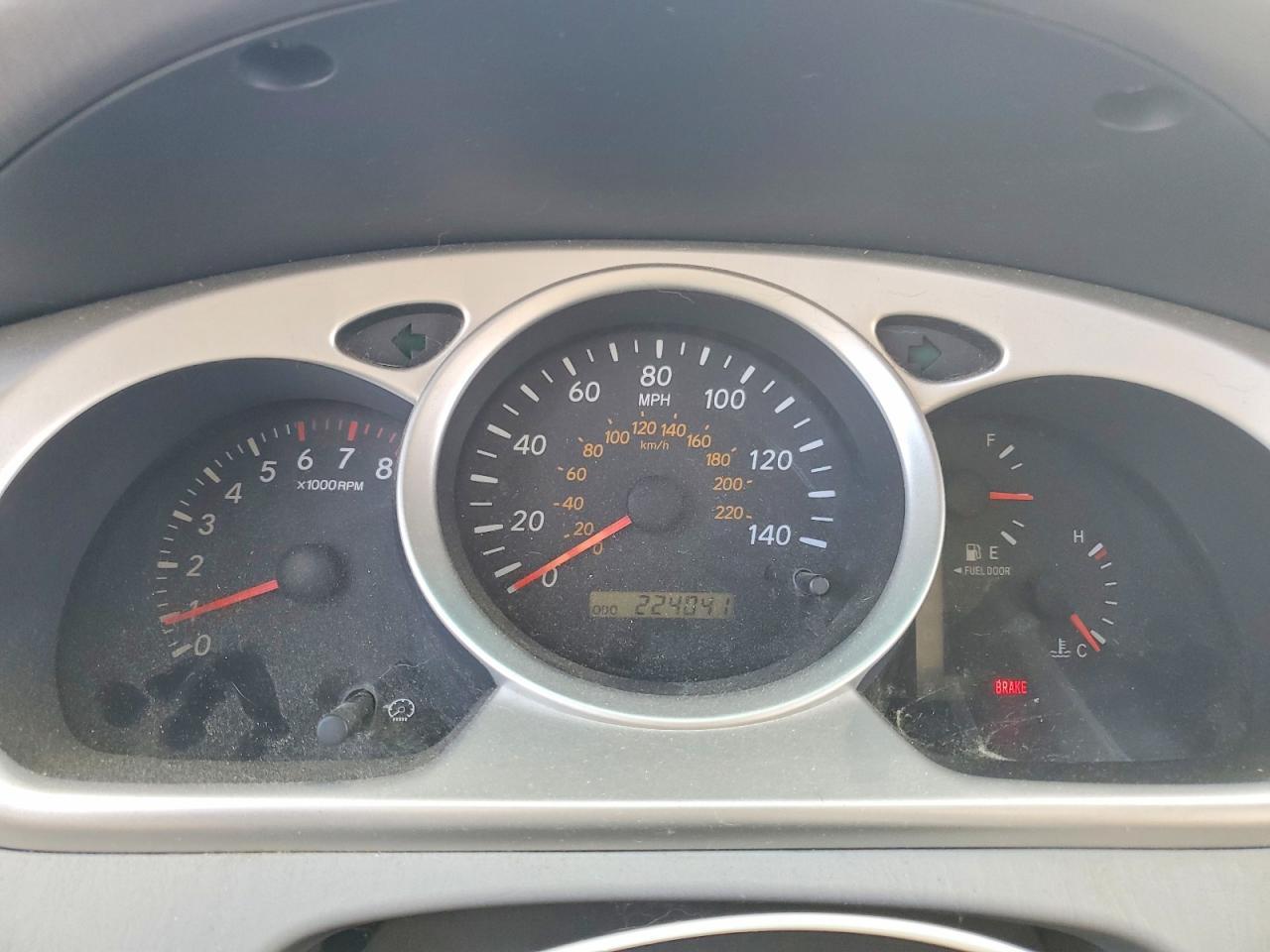 2004 TOYOTA HIGHLANDER