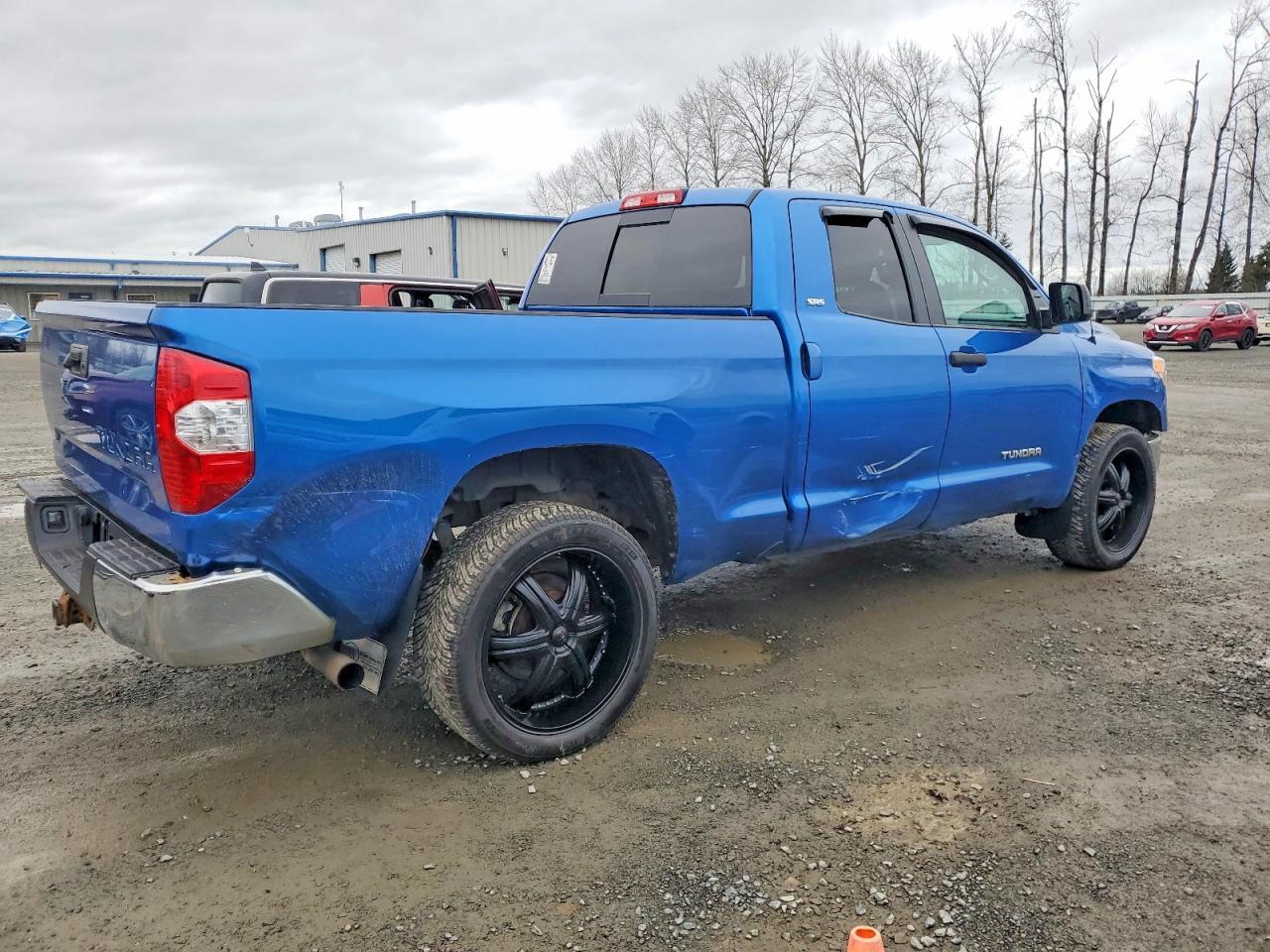 2017 TOYOTA TUNDRA