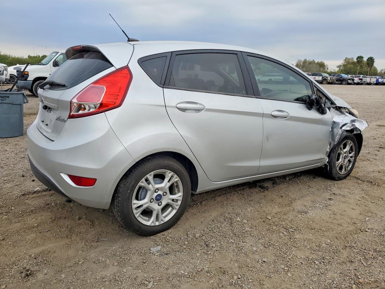 2016 FORD Fiesta