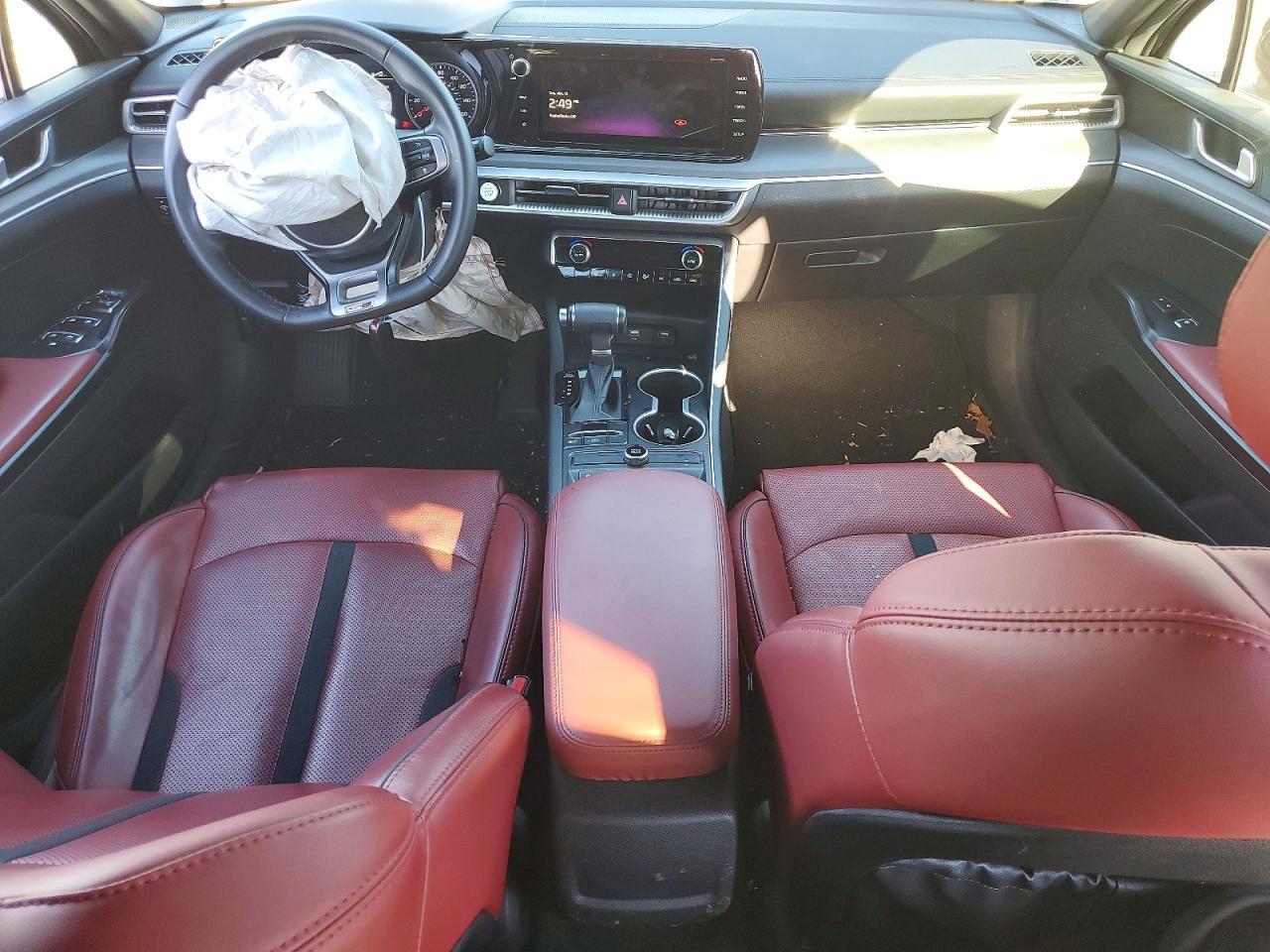 2022 KIA K5