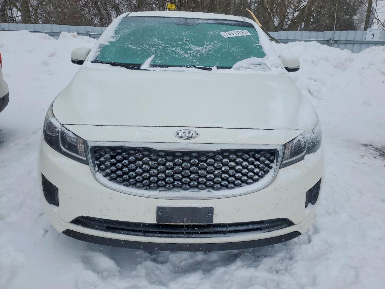 2016 KIA SEDONA