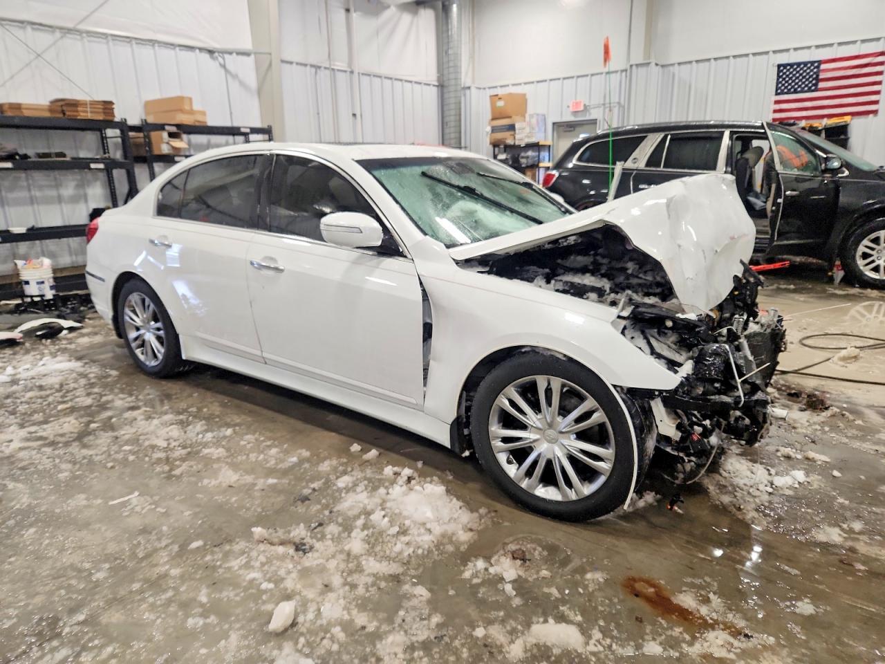 2013 HYUNDAI GENESIS