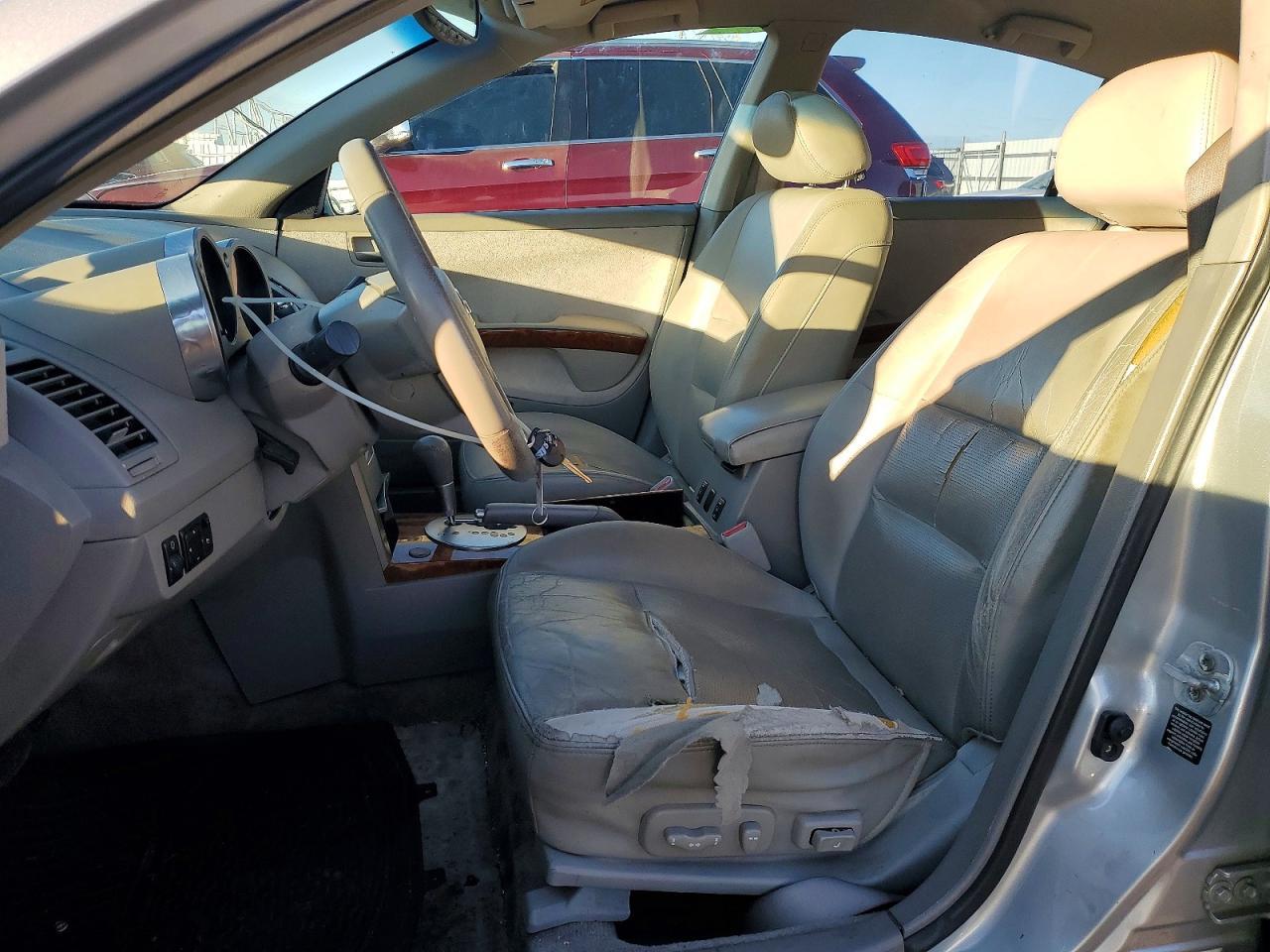 2004 NISSAN Maxima