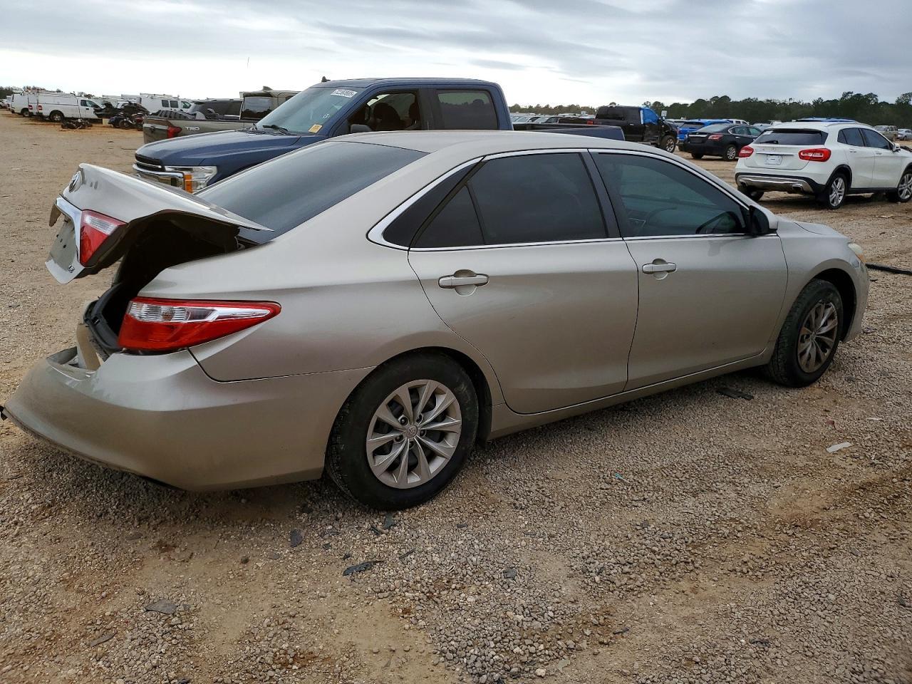 2015 TOYOTA CAMRY