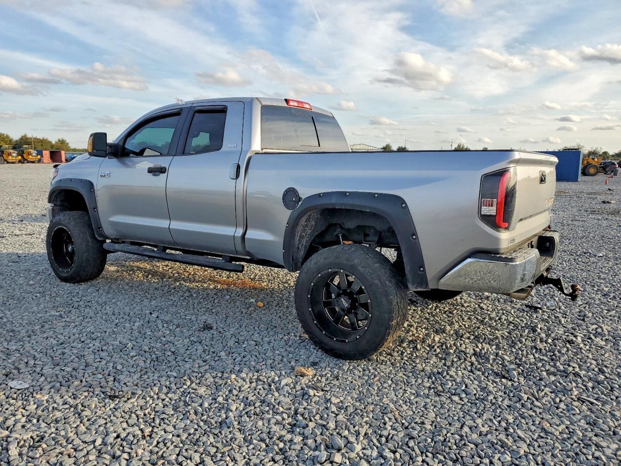 2014 TOYOTA TUNDRA