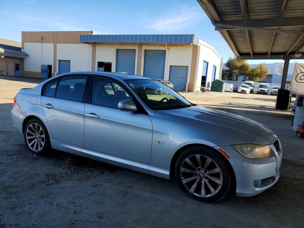 2011 BMW 3 SERIES