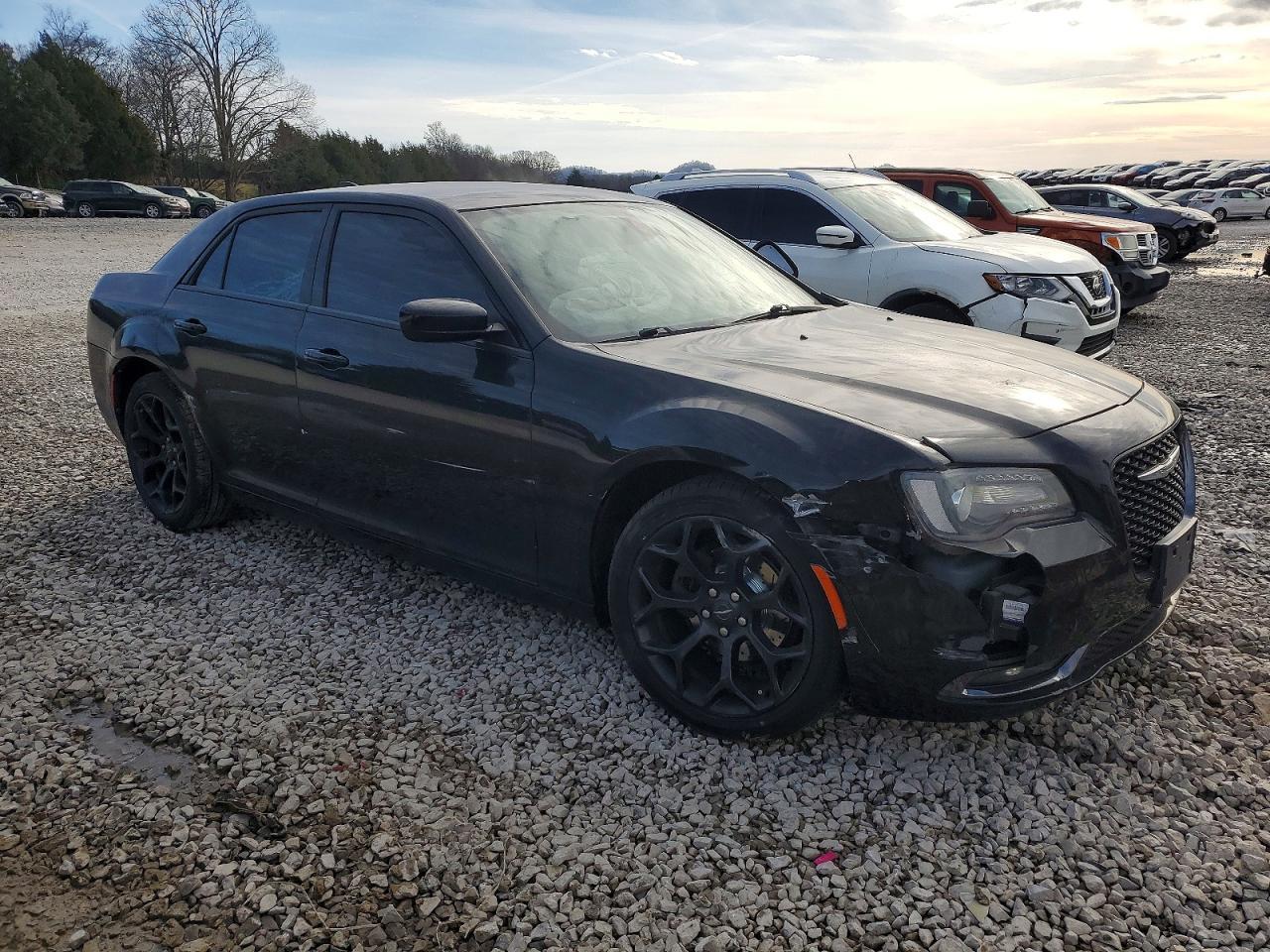 2019 CHRYSLER 300