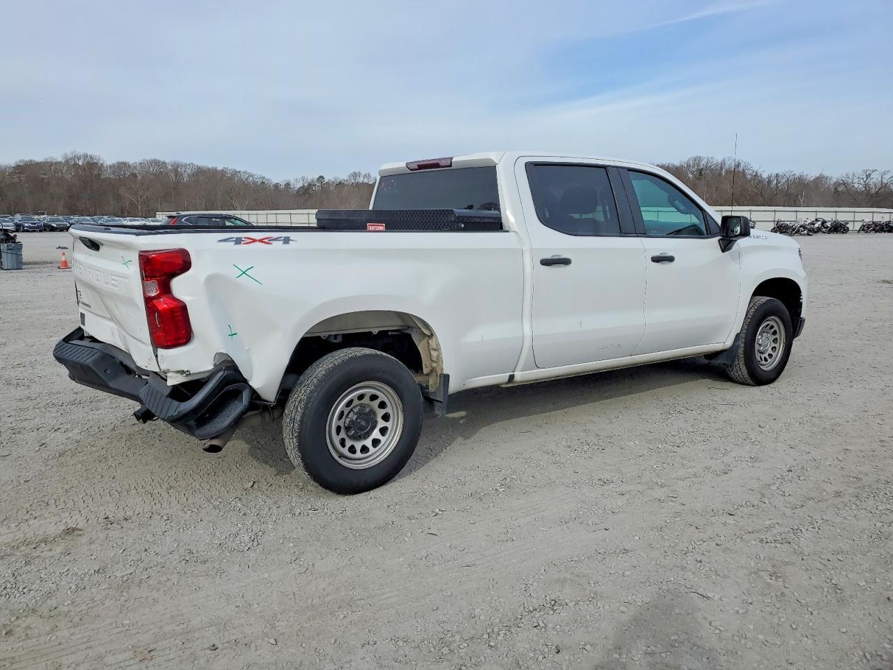 2024 CHEVROLET Silverado