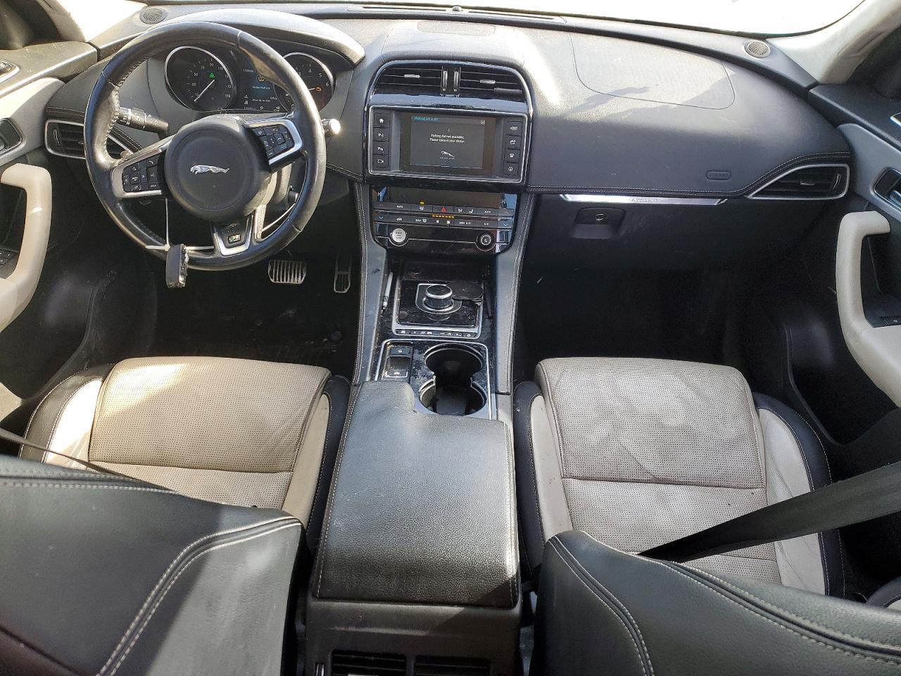 2017 JAGUAR F-Pace
