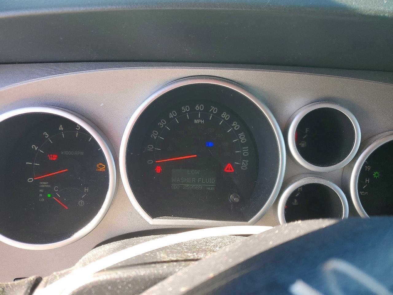 2011 TOYOTA Sequoia