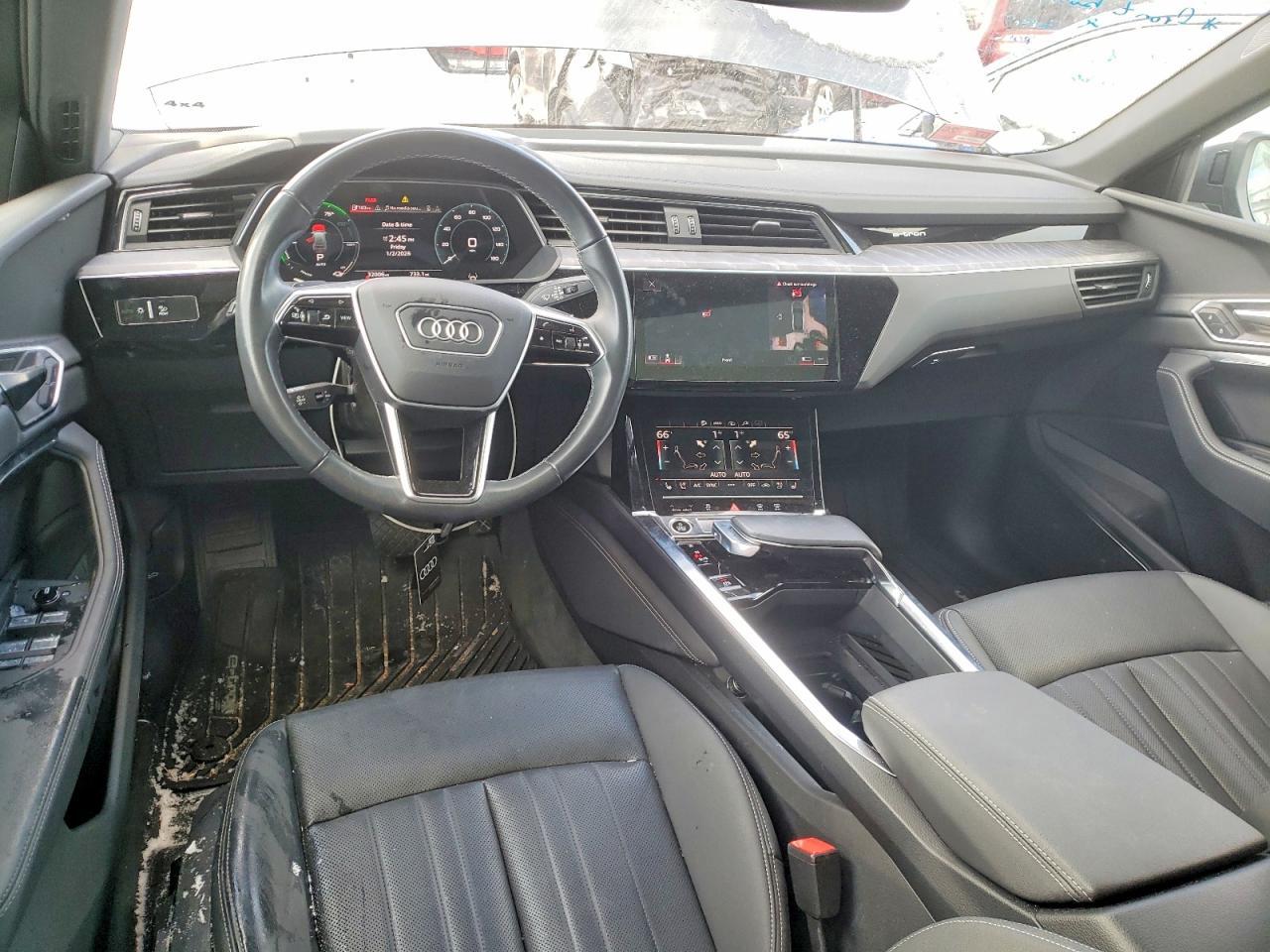 2024 AUDI Q8