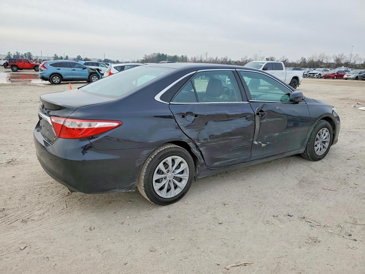 2015 TOYOTA CAMRY