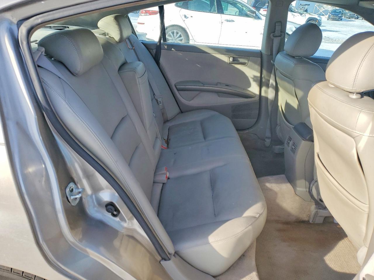 2004 NISSAN Maxima