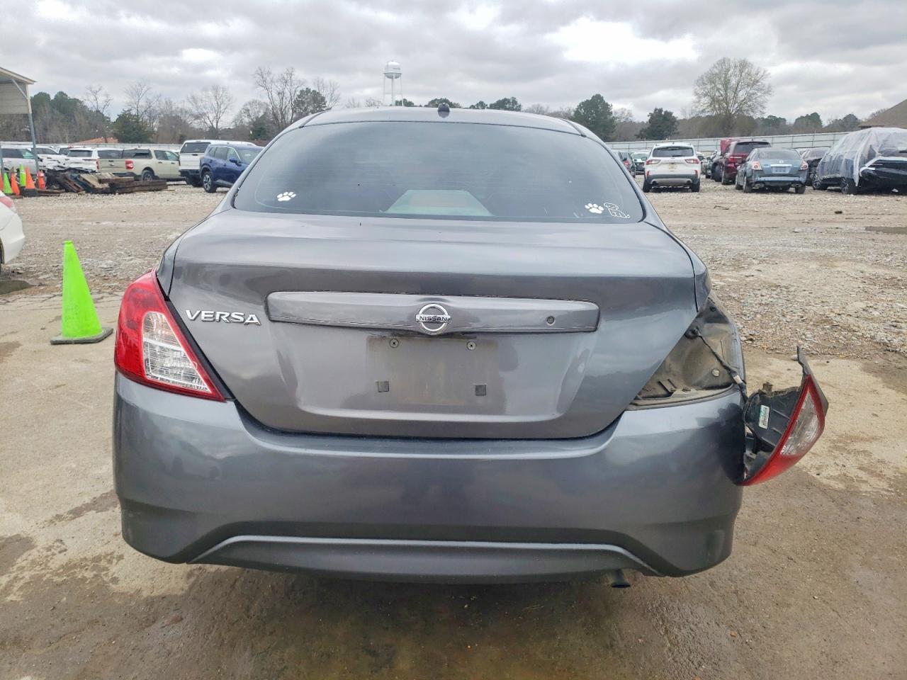 2016 NISSAN VERSA