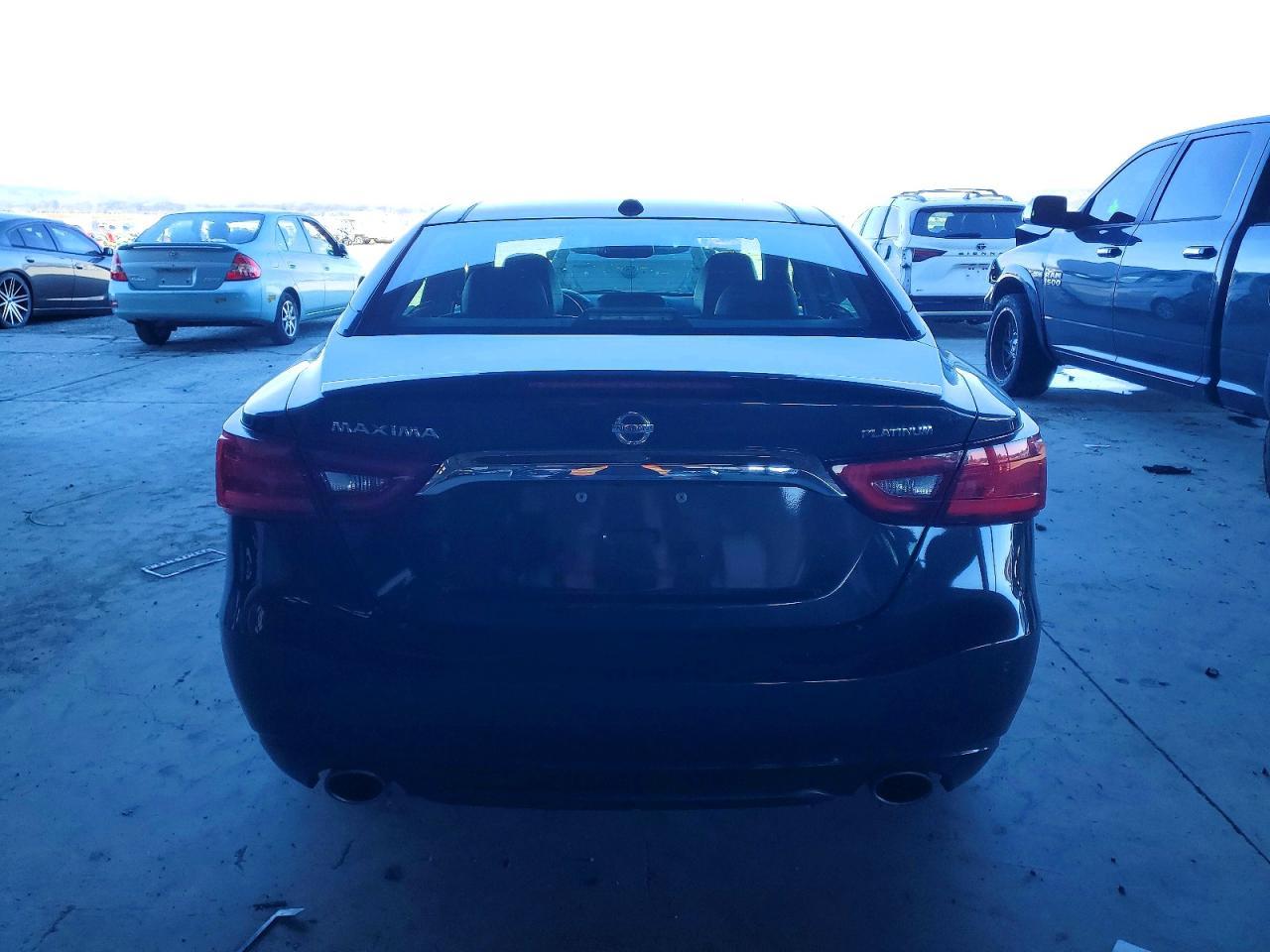 2016 NISSAN Maxima