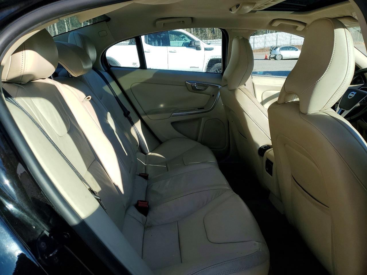 2013 VOLVO S60