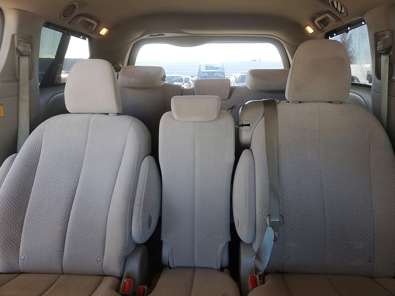 2013 TOYOTA SIENNA