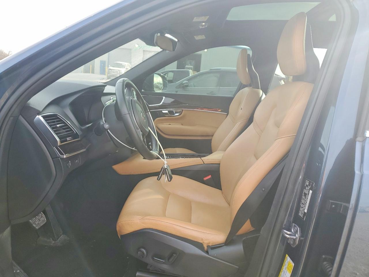 2018 VOLVO XC90
