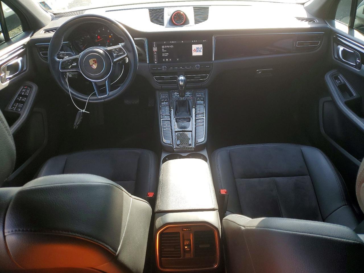 2019 PORSCHE Macan
