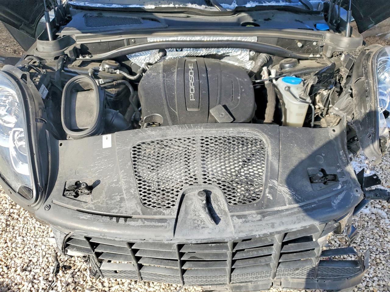 2018 PORSCHE Macan