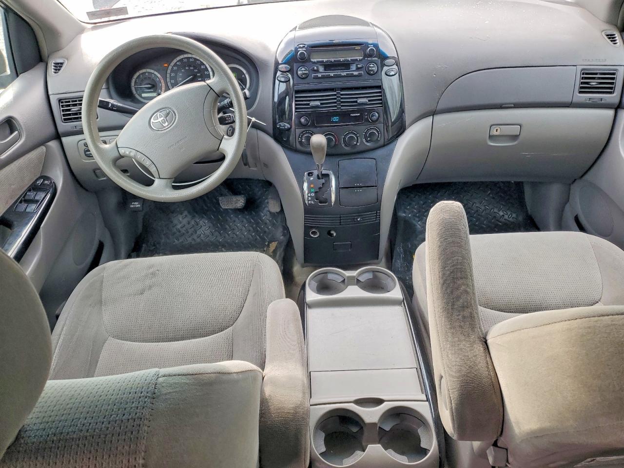 2005 TOYOTA SIENNA