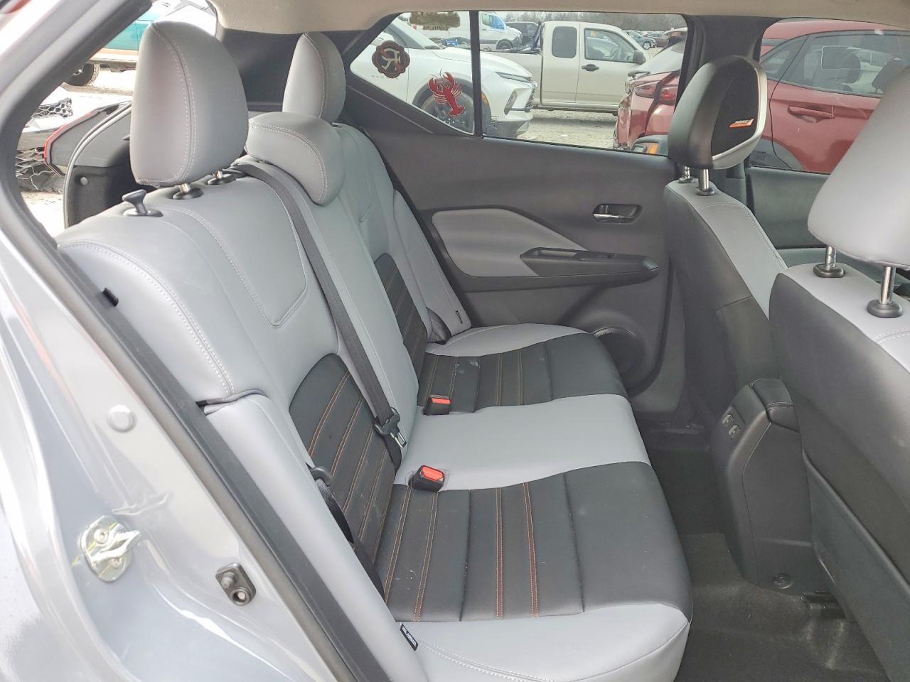 2024 NISSAN KICKS