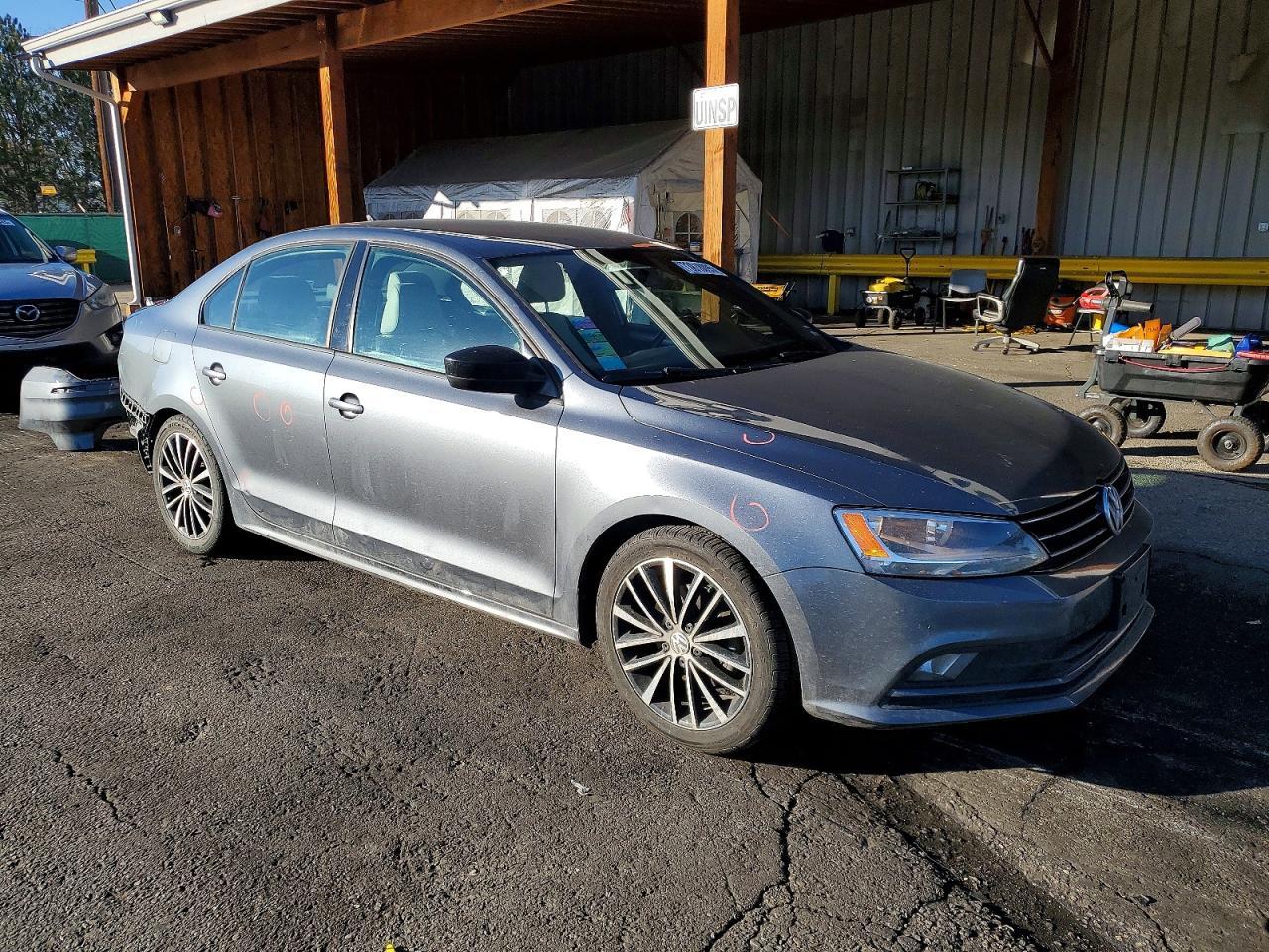 2016 VOLKSWAGEN JETTA