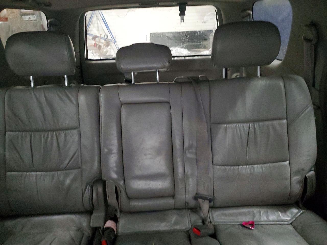2004 TOYOTA Sequoia
