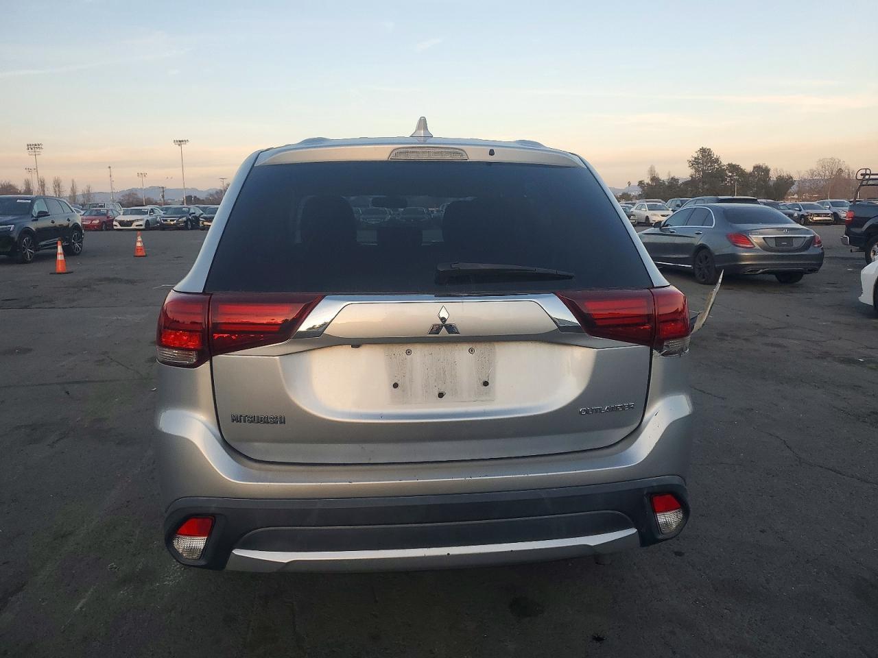2018 MITSUBISHI outlander