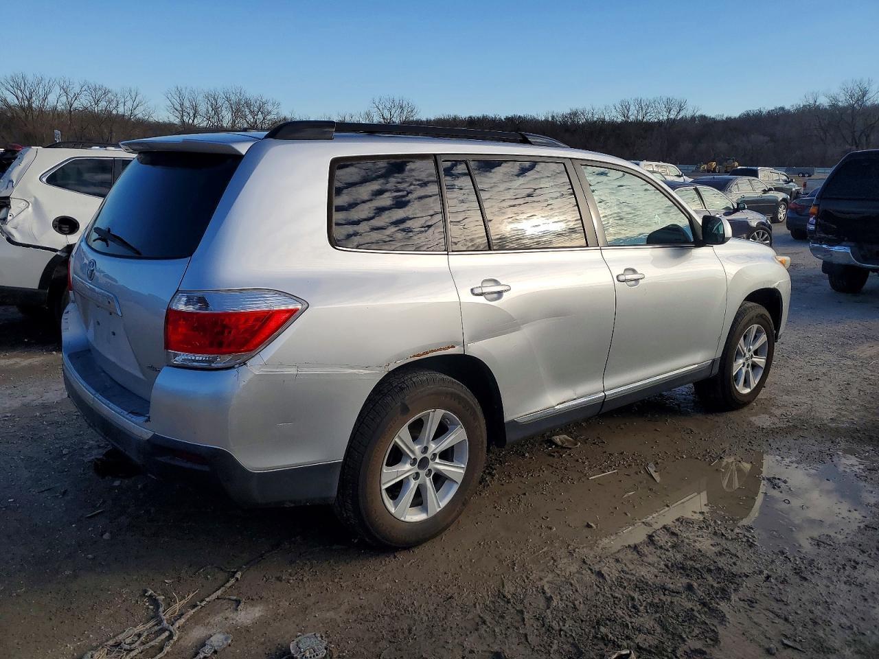 2013 TOYOTA HIGHLANDER