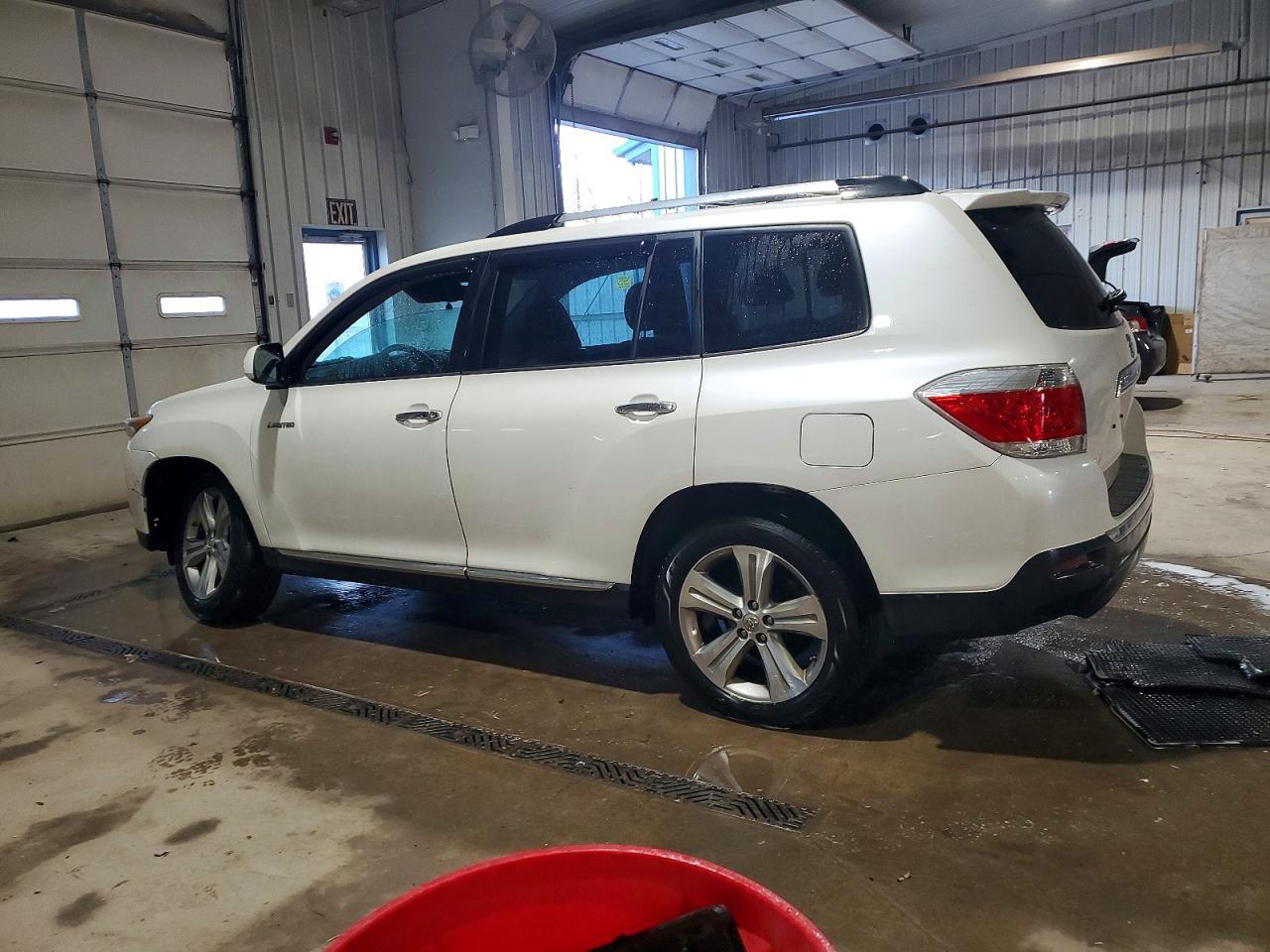 2013 TOYOTA HIGHLANDER