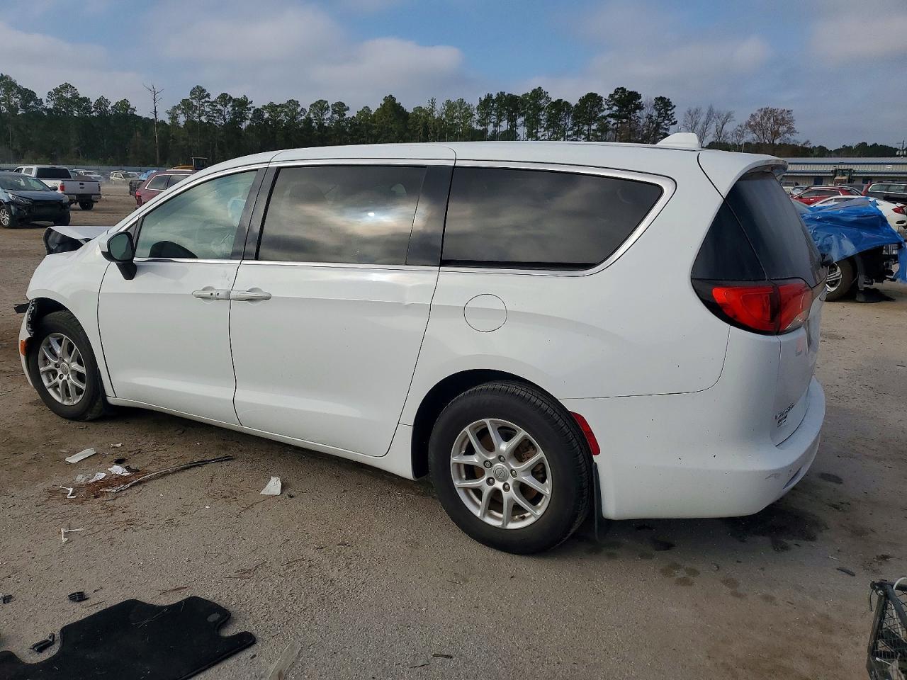 2020 CHRYSLER Voyager