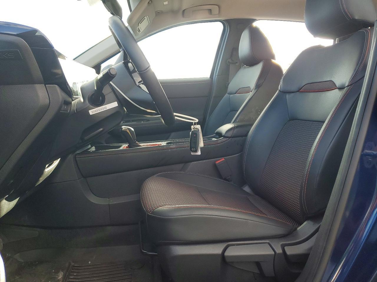 2025 NISSAN KICKS