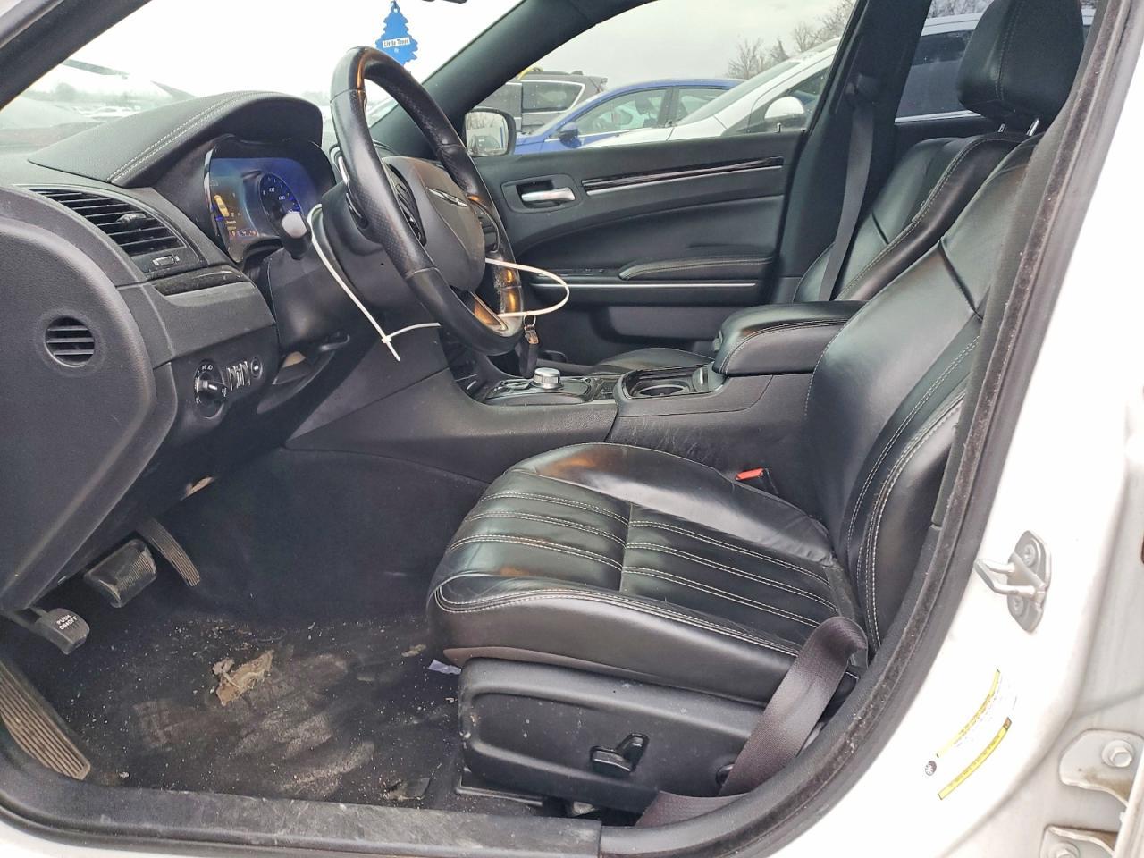 2019 CHRYSLER 300