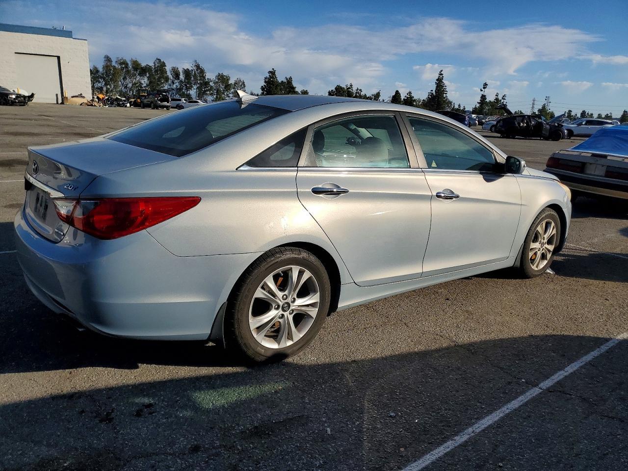 2011 HYUNDAI SONATA