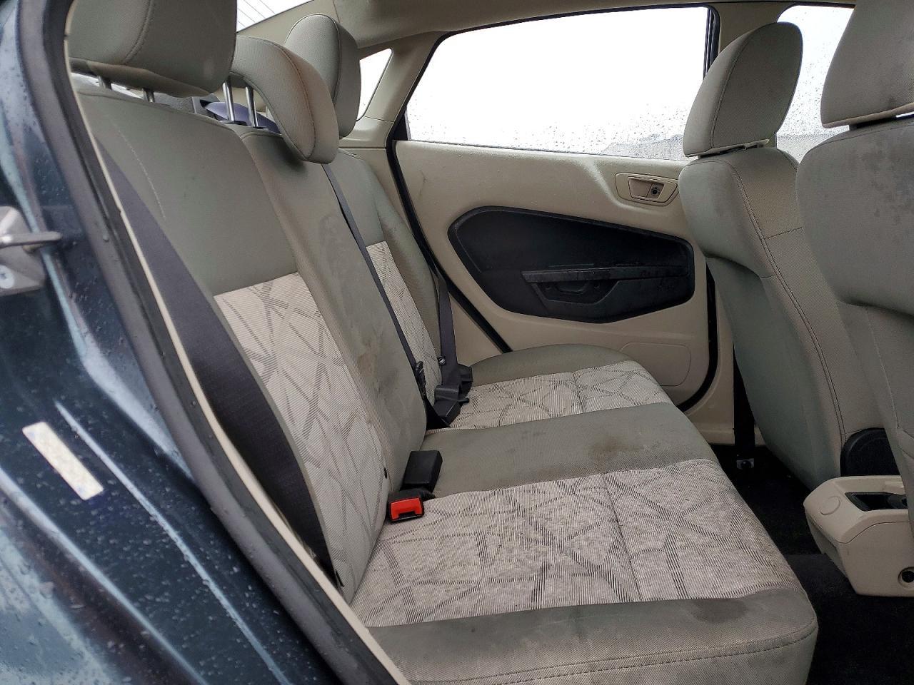 2011 FORD Fiesta