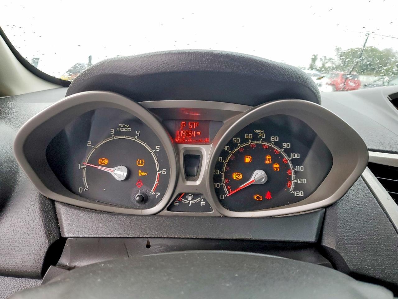 2013 FORD Fiesta