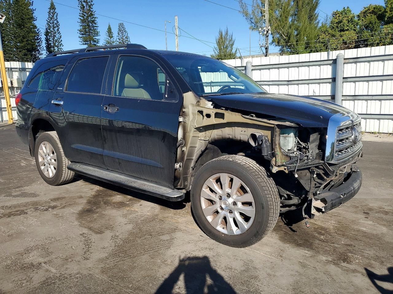 2013 TOYOTA Sequoia