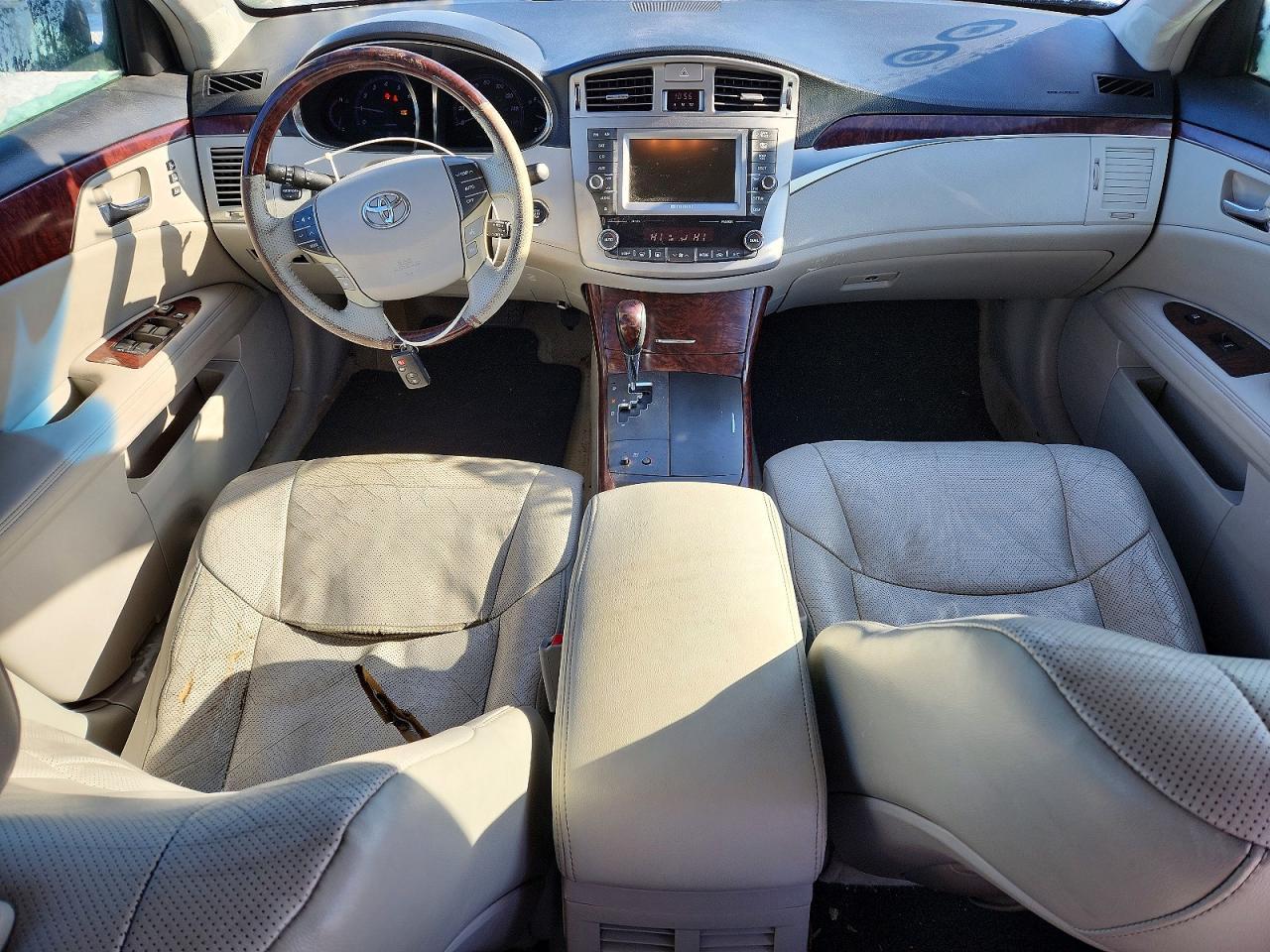 2011 TOYOTA Avalon
