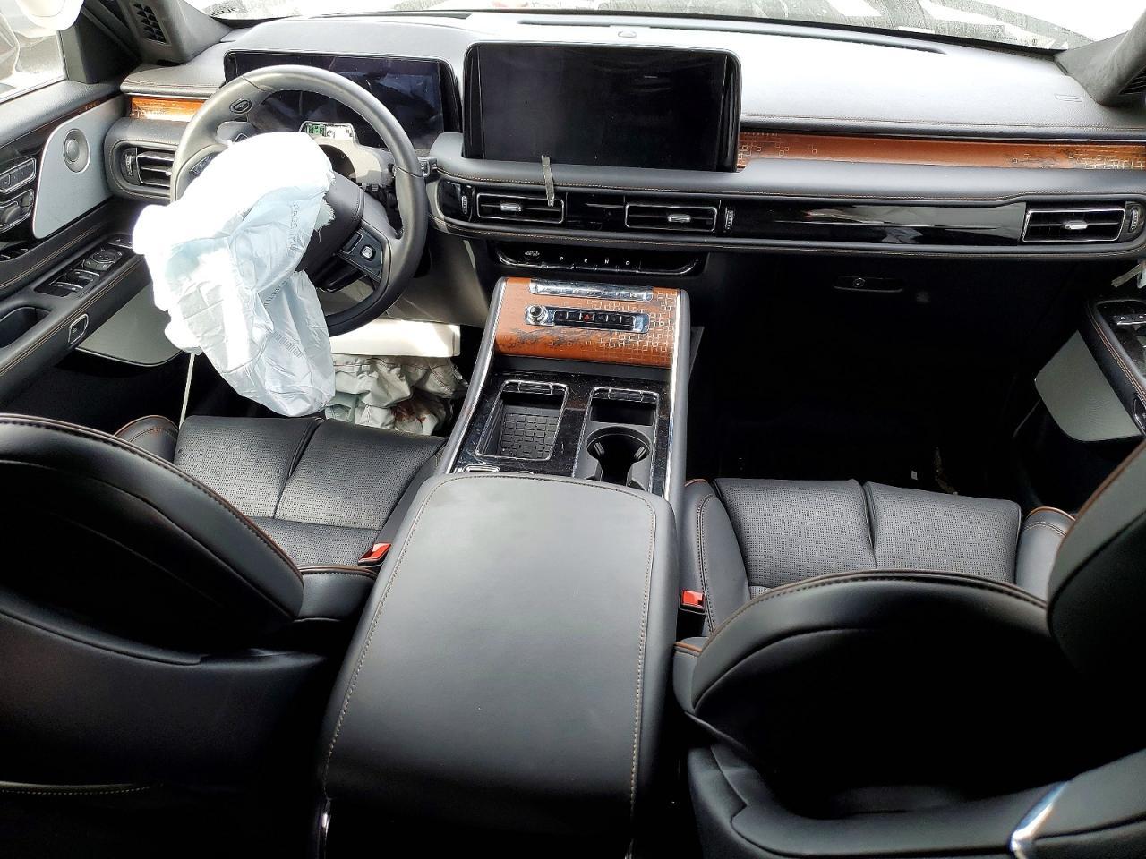 2025 LINCOLN Aviator