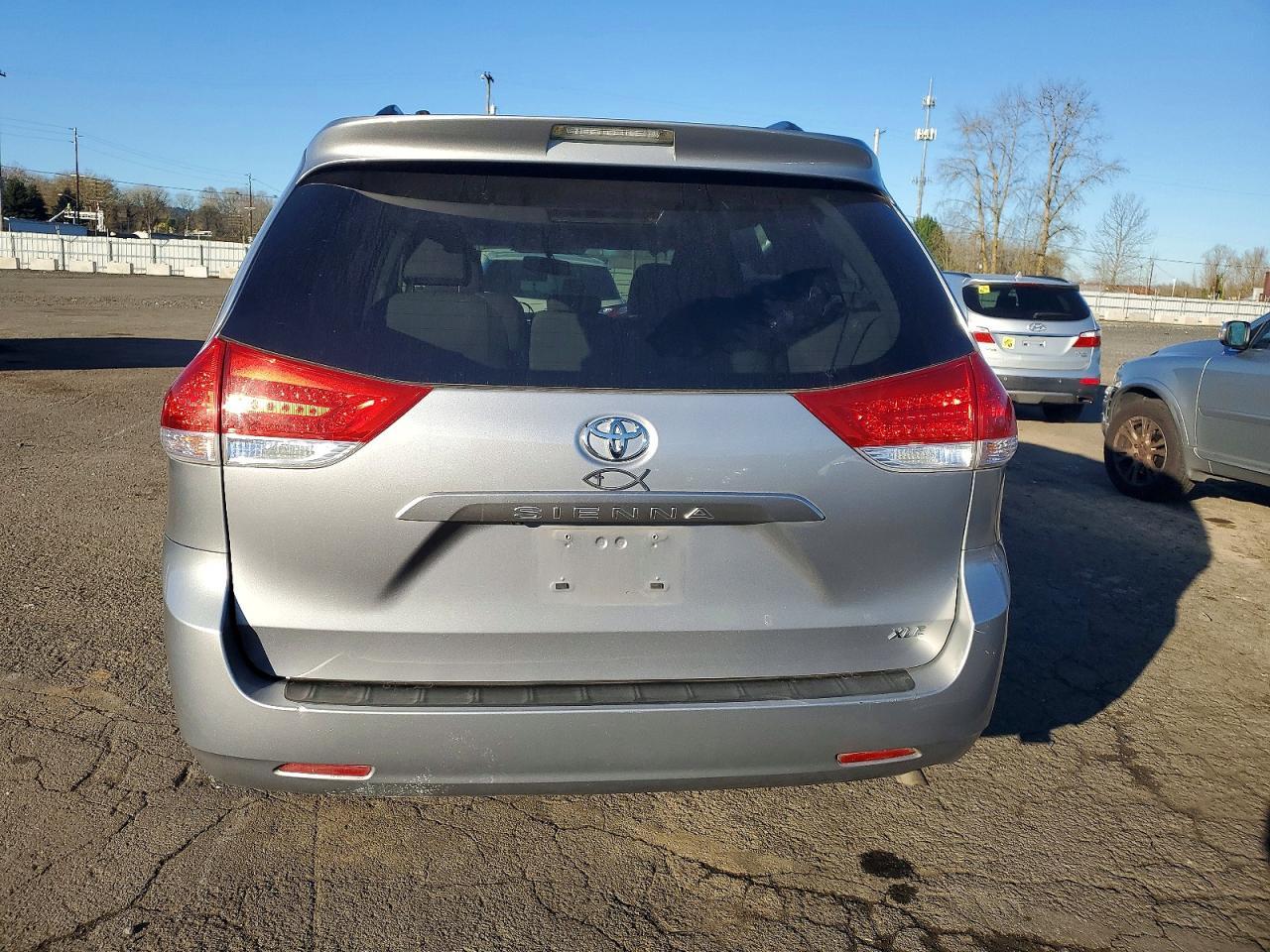 2013 TOYOTA SIENNA