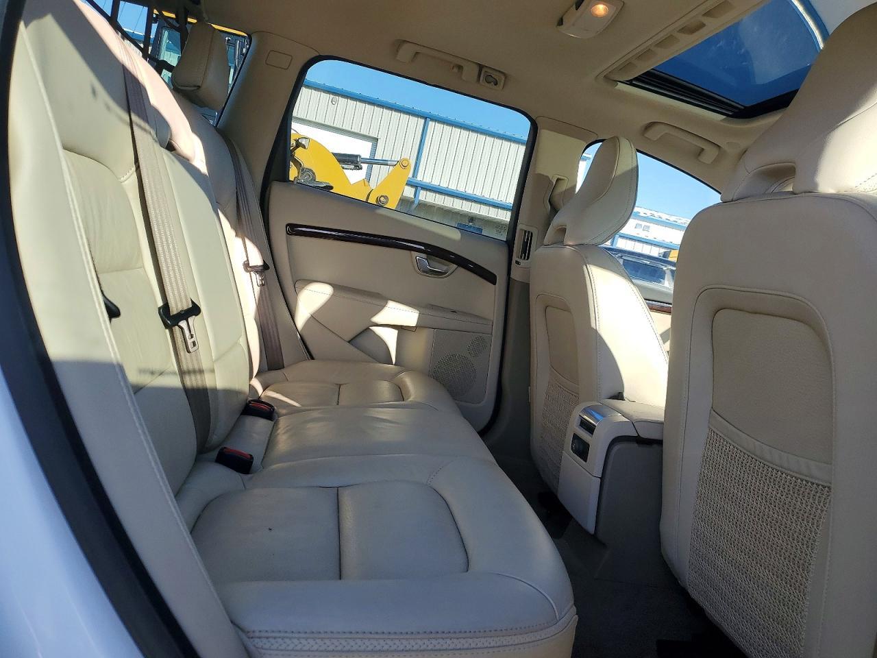 2015 VOLVO XC70