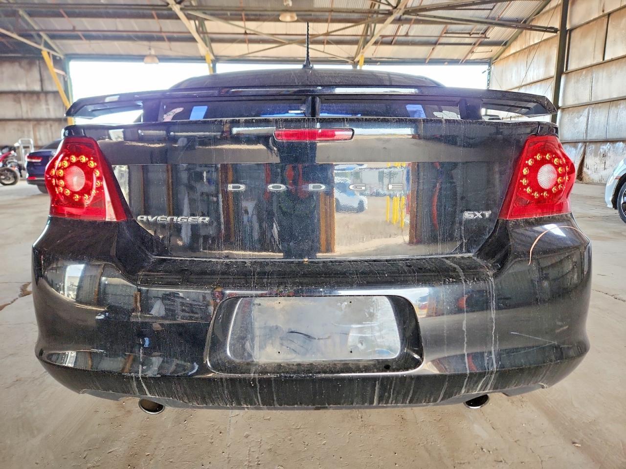 2013 DODGE Avenger
